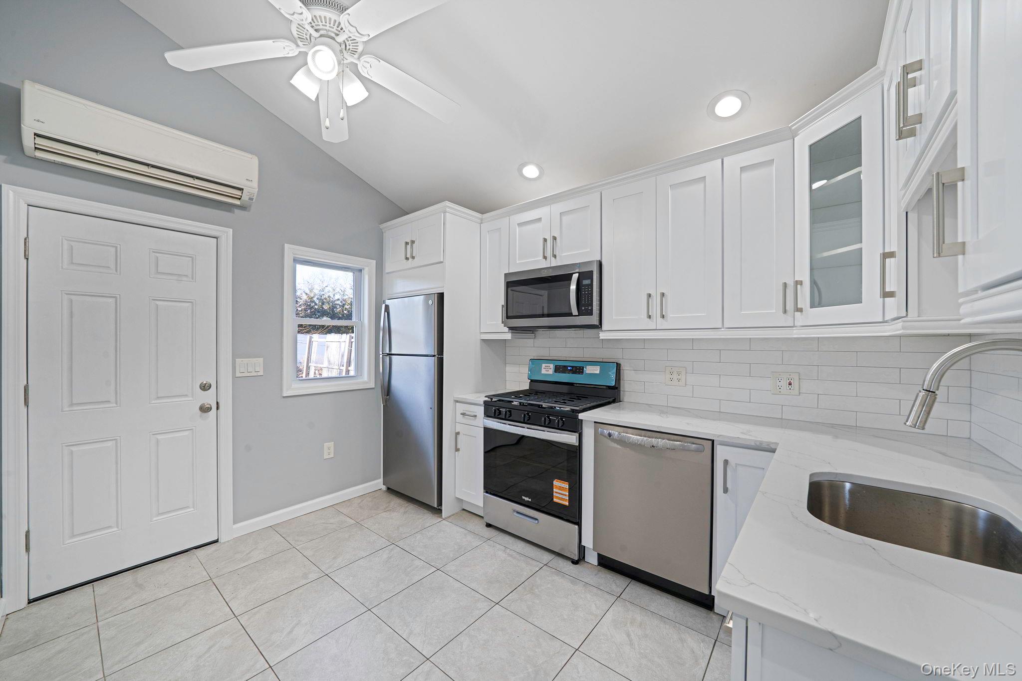 #10 photo, 42 Oak Drive, सफ़ोक काउंटी Riverhead , NY 11901