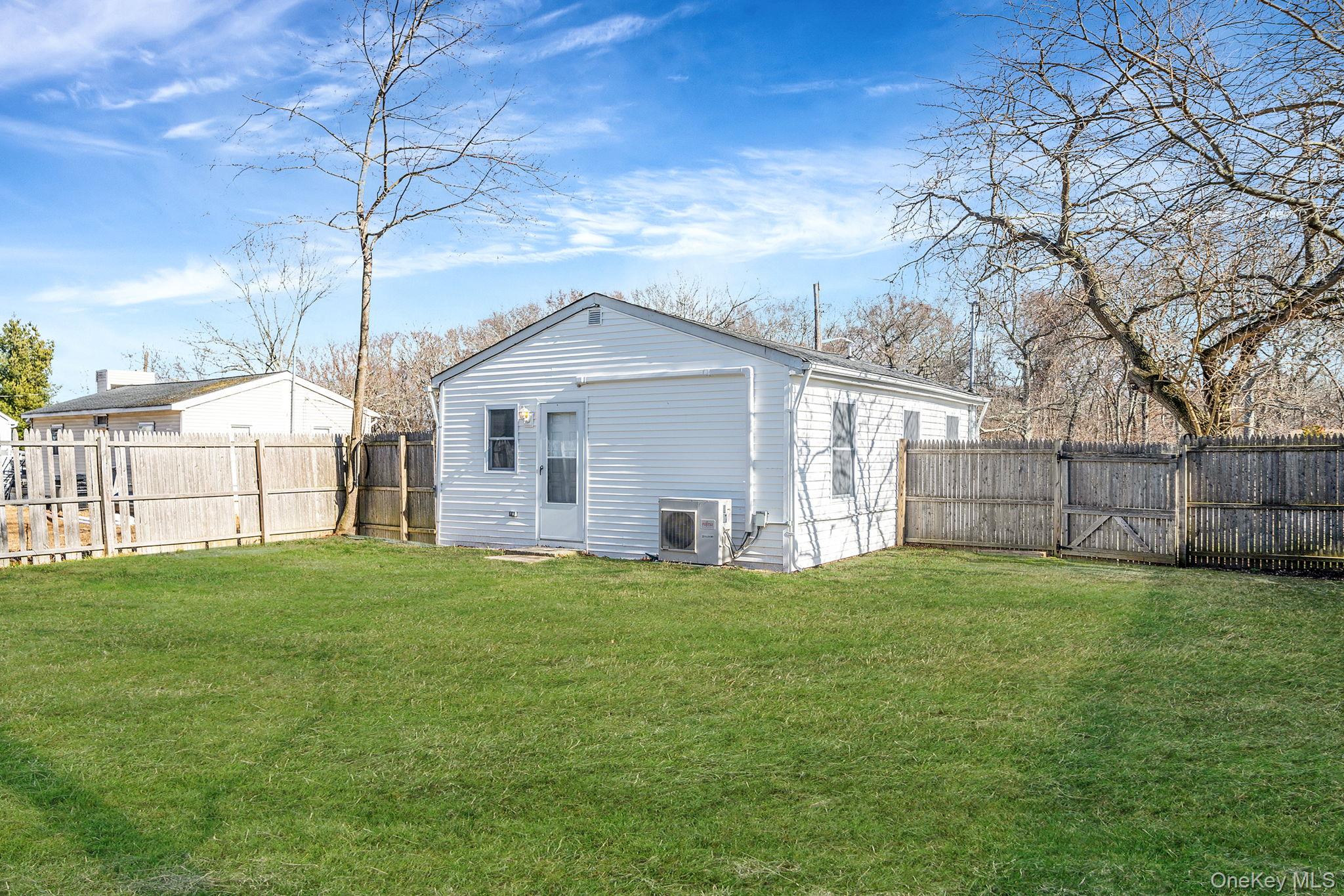 #20 photo, 42 Oak Drive, सफ़ोक काउंटी Riverhead , NY 11901