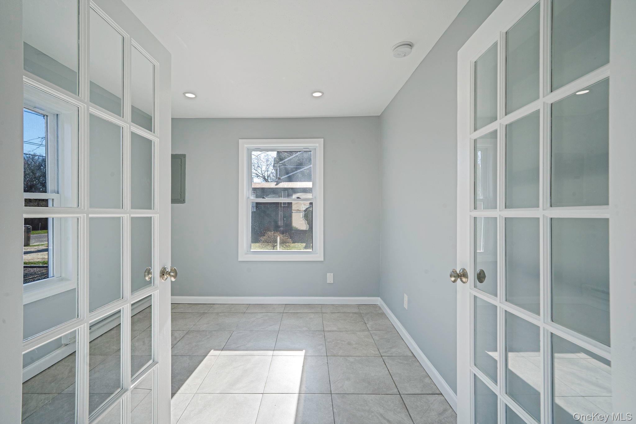 #4 photo, 42 Oak Drive, सफ़ोक काउंटी Riverhead , NY 11901