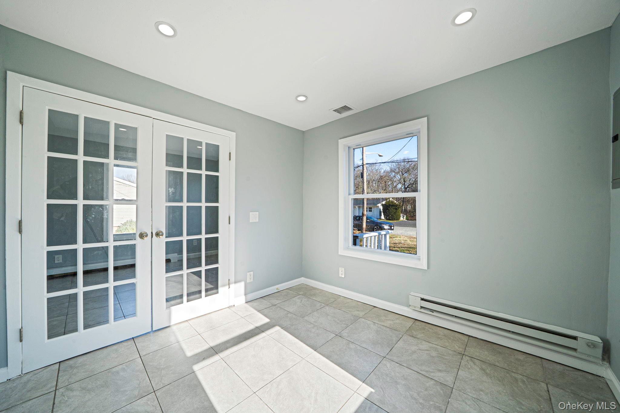 #6 photo, 42 Oak Drive, सफ़ोक काउंटी Riverhead , NY 11901