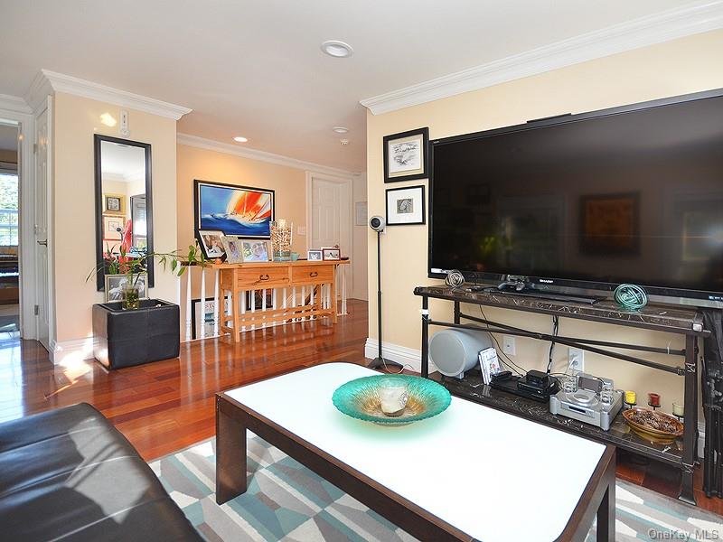 #12 photo, 82 Central Avenue, নাসাউ কাউন্টি Sea Cliff , NY 11579