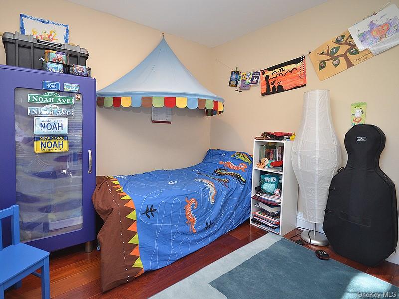 #17 photo, 82 Central Avenue, নাসাউ কাউন্টি Sea Cliff , NY 11579