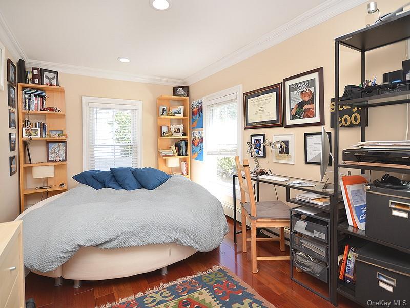 #19 photo, 82 Central Avenue, নাসাউ কাউন্টি Sea Cliff , NY 11579