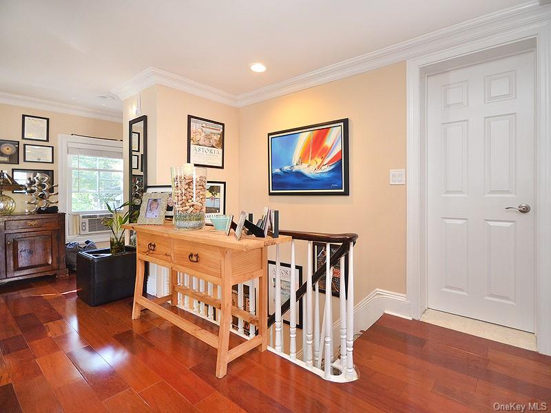 #3 photo, 82 Central Avenue, নাসাউ কাউন্টি Sea Cliff , NY 11579