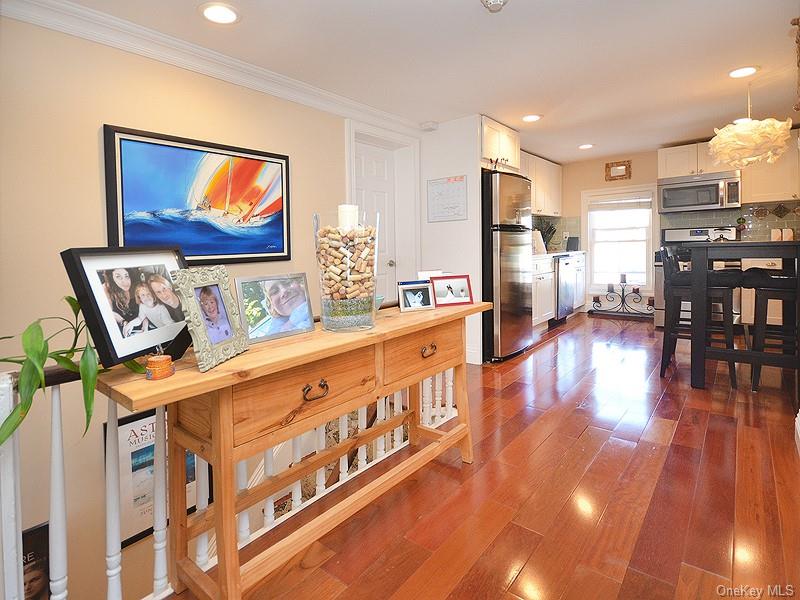 #4 photo, 82 Central Avenue, নাসাউ কাউন্টি Sea Cliff , NY 11579