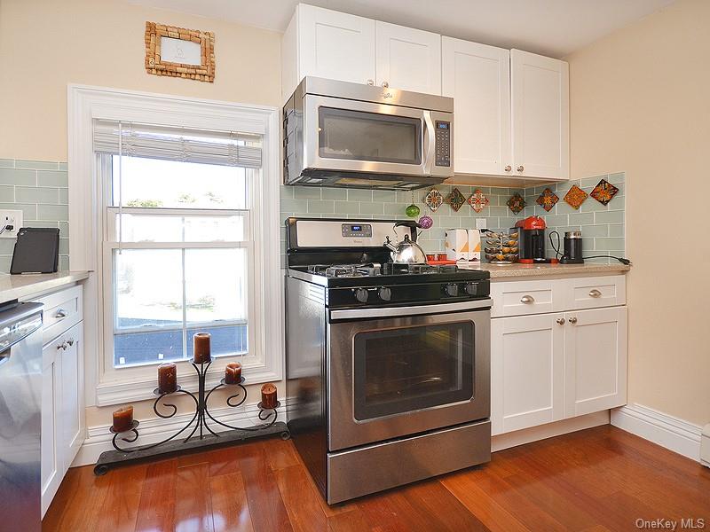 #6 photo, 82 Central Avenue, নাসাউ কাউন্টি Sea Cliff , NY 11579