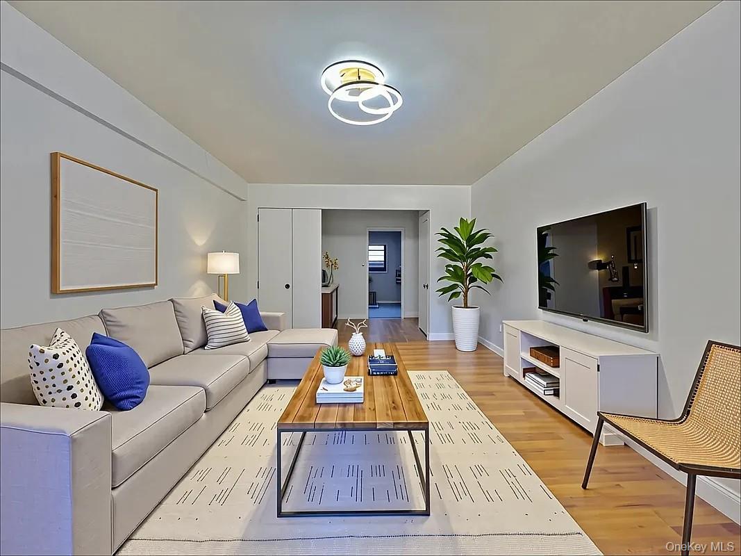 #2 photo, 4421 Macnish Street, কুইন্‌স Elmhurst , NY 11373