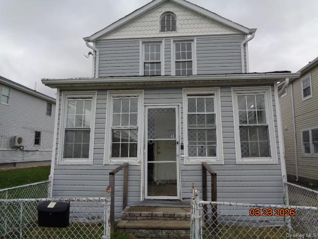 #1 photo, 19 E 10th Road, কুইন্‌স Broad Channel , NY 11693