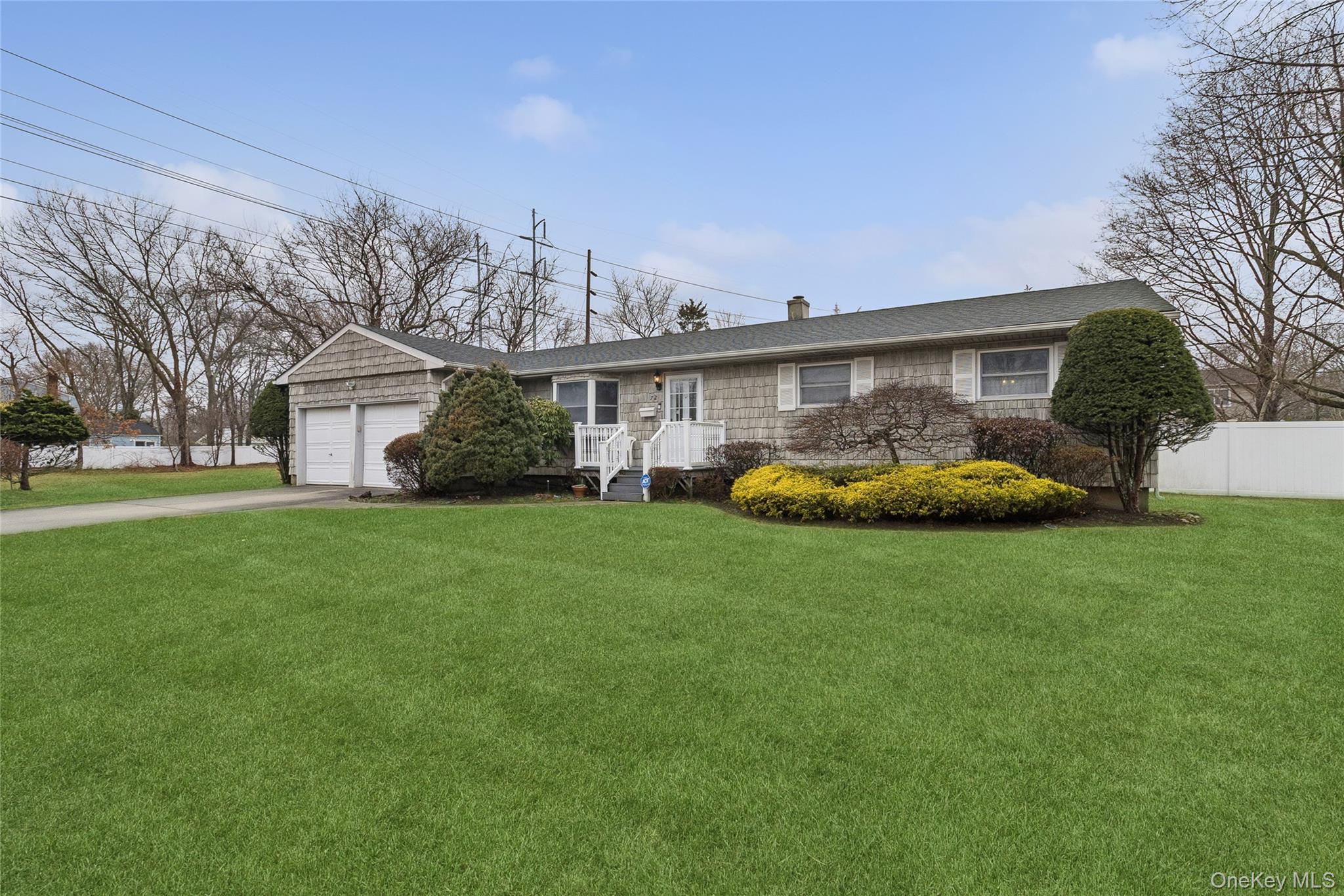 #1 photo, 72 Jarvin Road, 롱 아일랜드 Port Jefferson Station , NY 11776