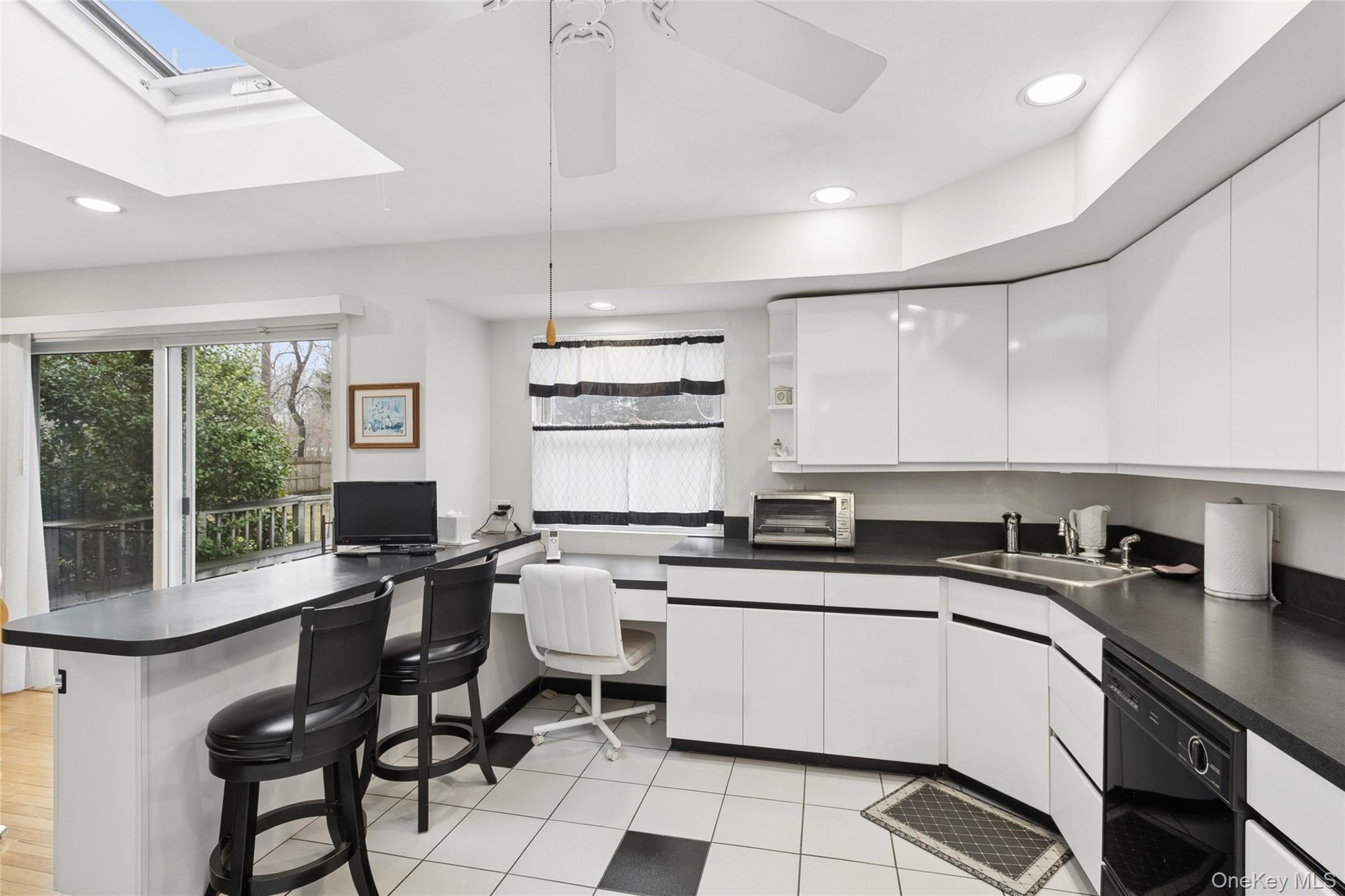 #17 photo, 72 Jarvin Road, 롱 아일랜드 Port Jefferson Station , NY 11776