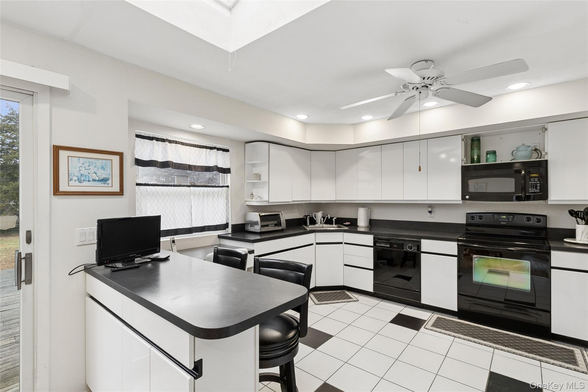 #18 photo, 72 Jarvin Road, 롱 아일랜드 Port Jefferson Station , NY 11776