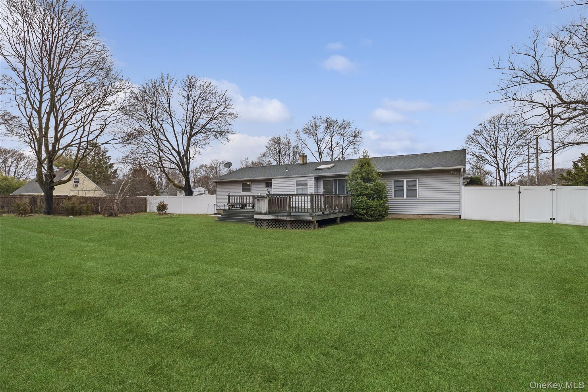 #2 photo, 72 Jarvin Road, 롱 아일랜드 Port Jefferson Station , NY 11776