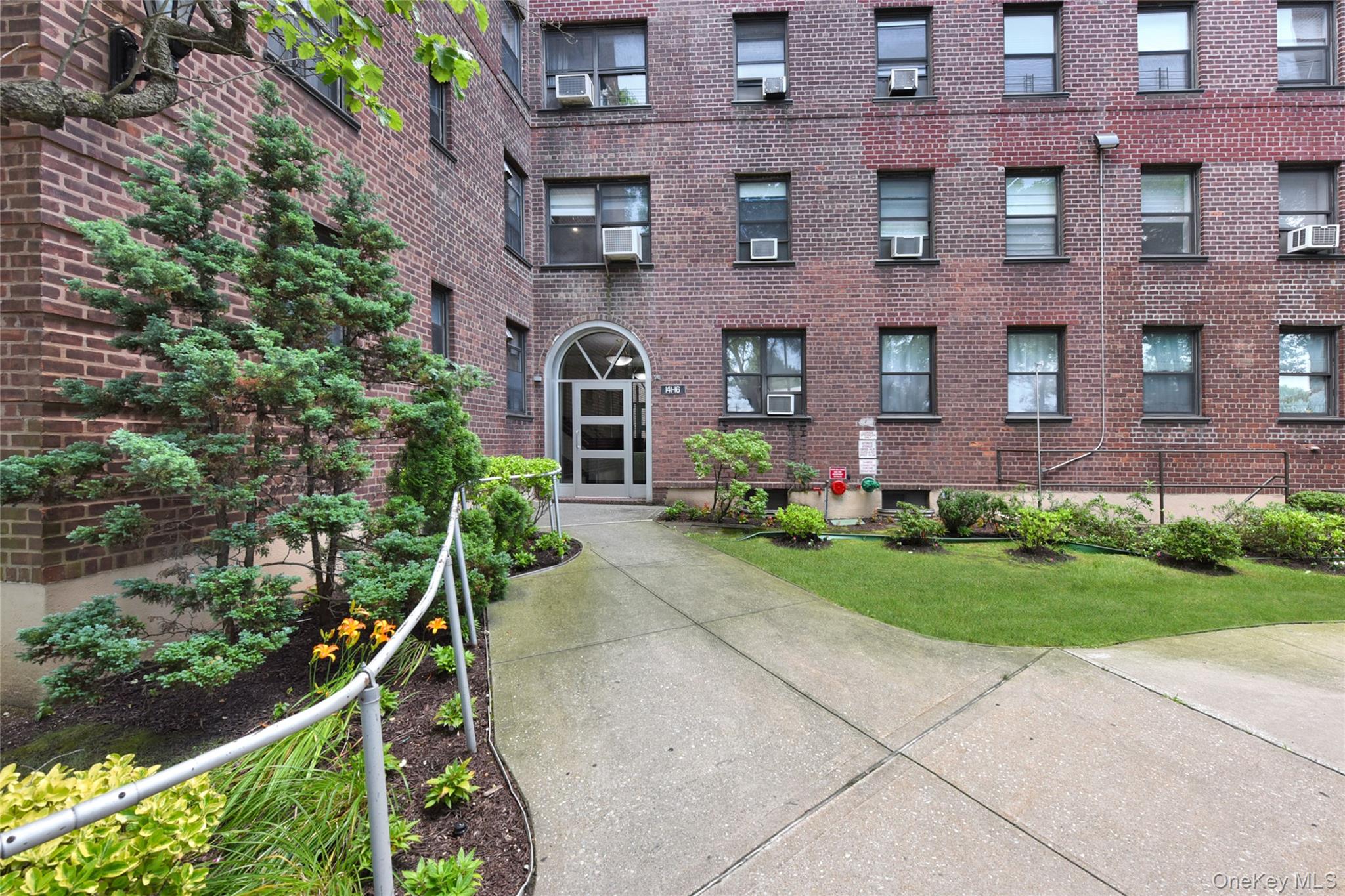 #8 photo, 141-16 25th Road, Flushing , NY 11354