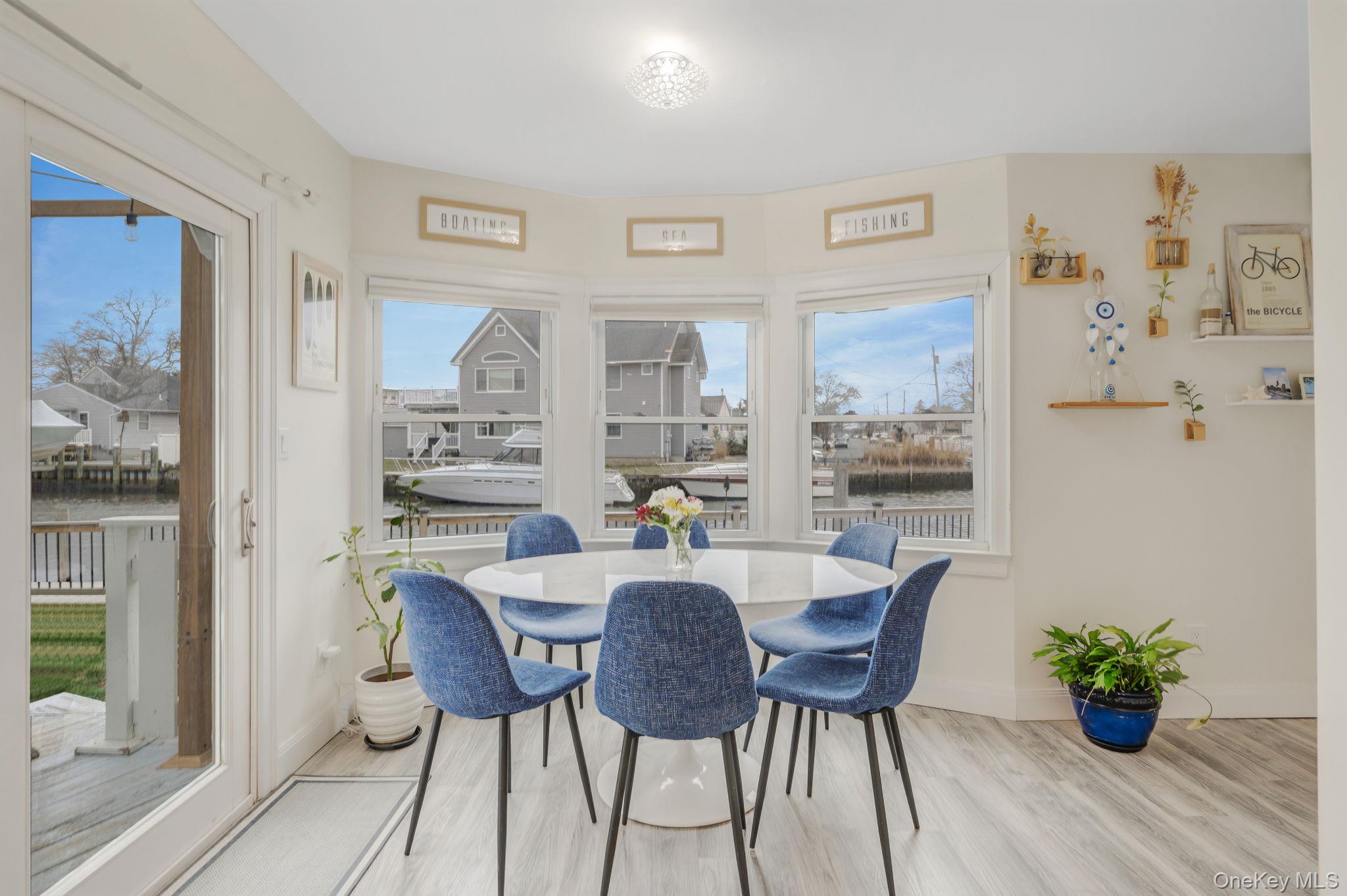 #11 photo, 677 S 9th Street, সাফোক কাউন্টি Lindenhurst , NY 11757