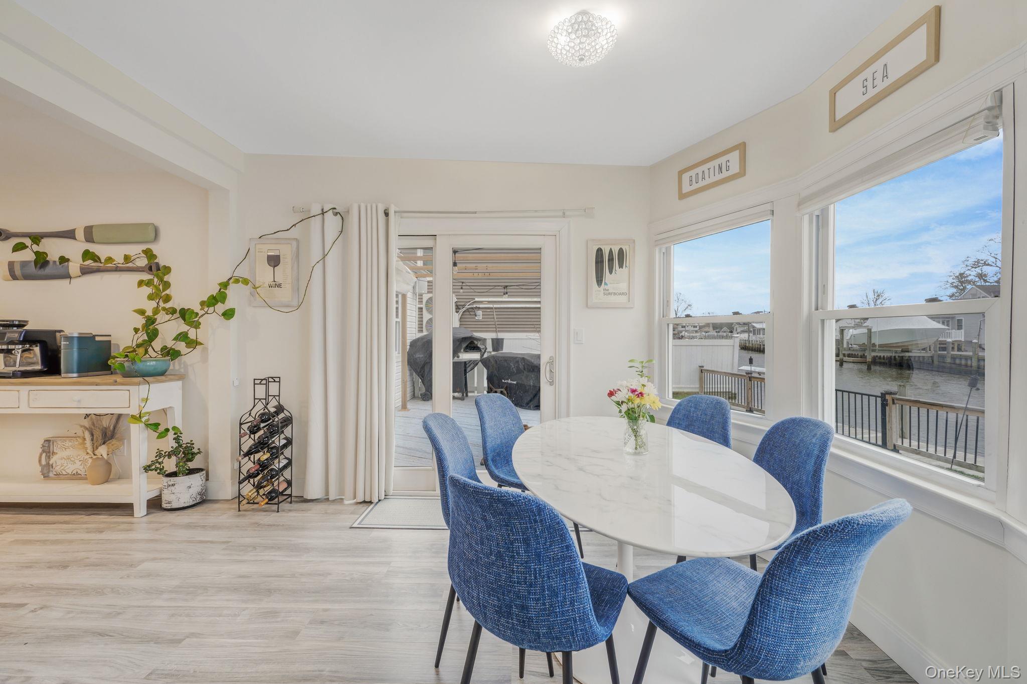 #12 photo, 677 S 9th Street, সাফোক কাউন্টি Lindenhurst , NY 11757