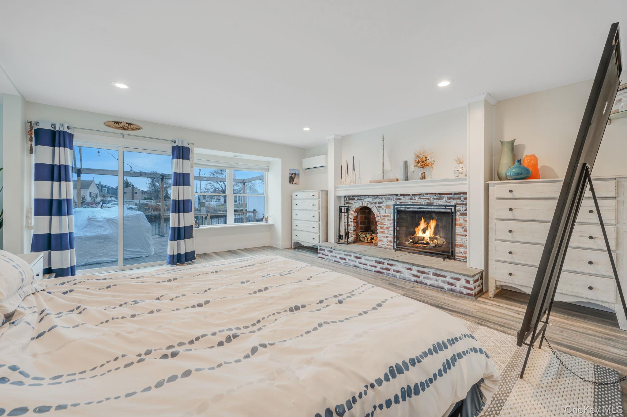 #14 photo, 677 S 9th Street, সাফোক কাউন্টি Lindenhurst , NY 11757