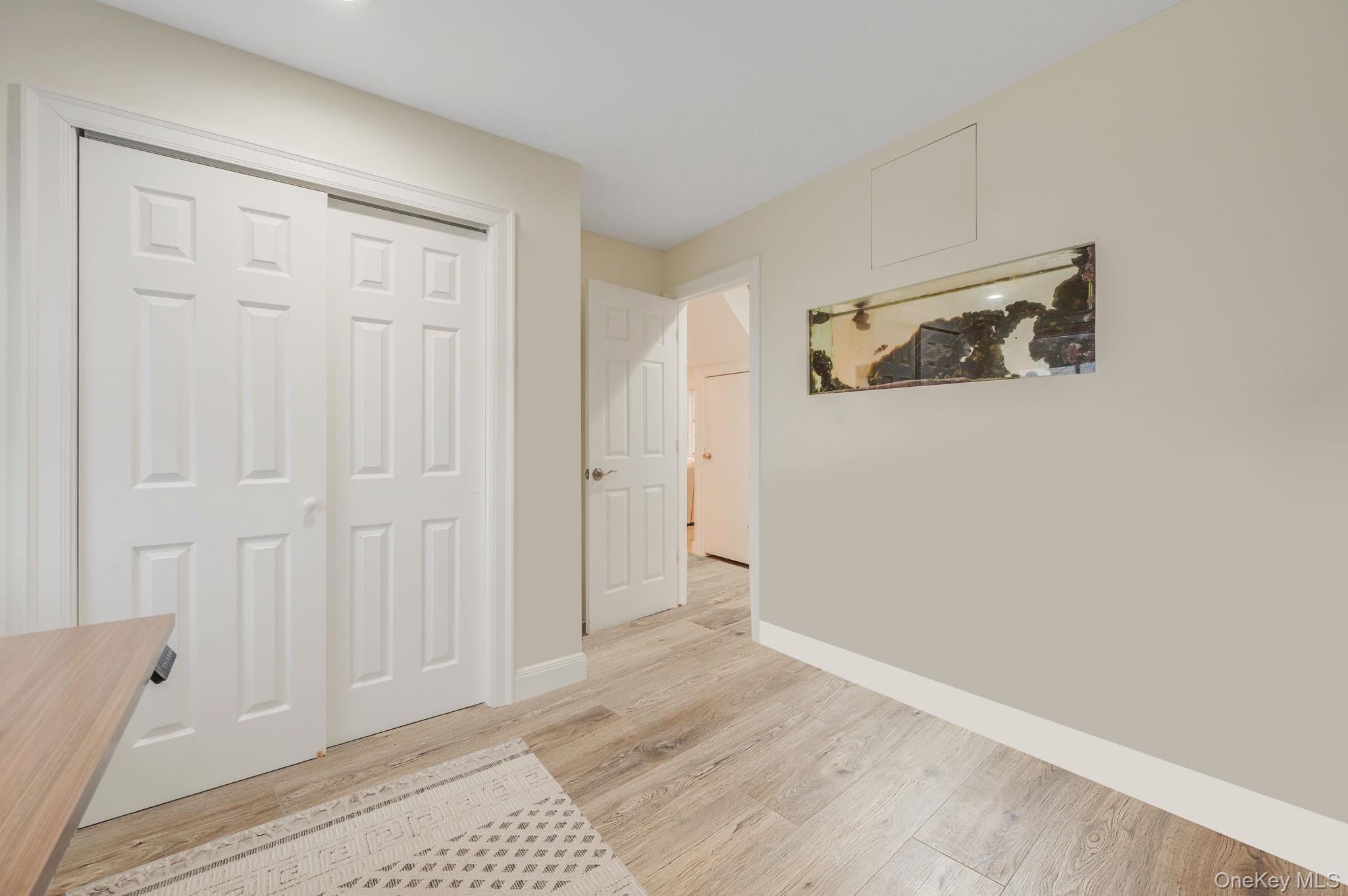 #20 photo, 677 S 9th Street, সাফোক কাউন্টি Lindenhurst , NY 11757