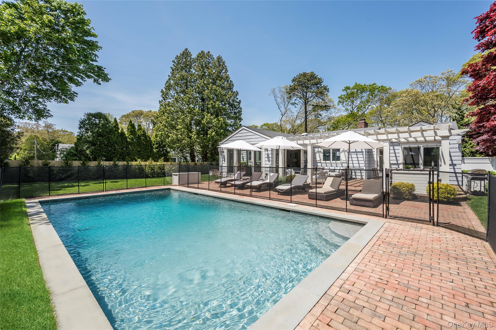 #1 photo, 89 South Road, সাফোক কাউন্টি Westhampton Beach , NY 11978