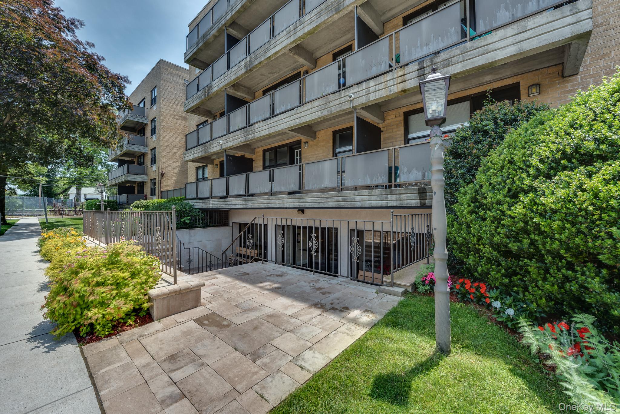 #1 photo, 101 Jackson Avenue, নাসাউ কাউন্টি Mineola , NY 11501