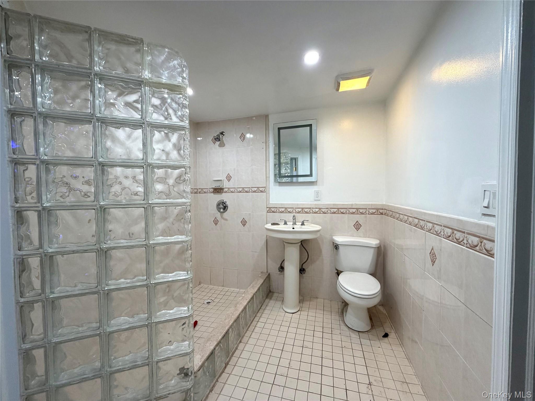 #10 photo, 381 Marguerite Avenue, South Floral Park , NY 11001