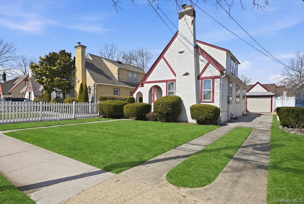 #2 photo, 739 Edward Street, North Baldwin , NY 11510