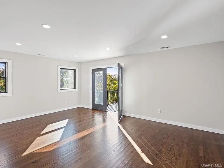 #2 photo, 42 Lamport Avenue, সাফোক কাউন্টি Port Jefferson , NY 11776