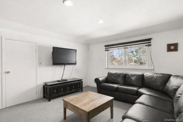 #10 photo, 890 Thompson Drive, সাফোক কাউন্টি Bay Shore , NY 11706