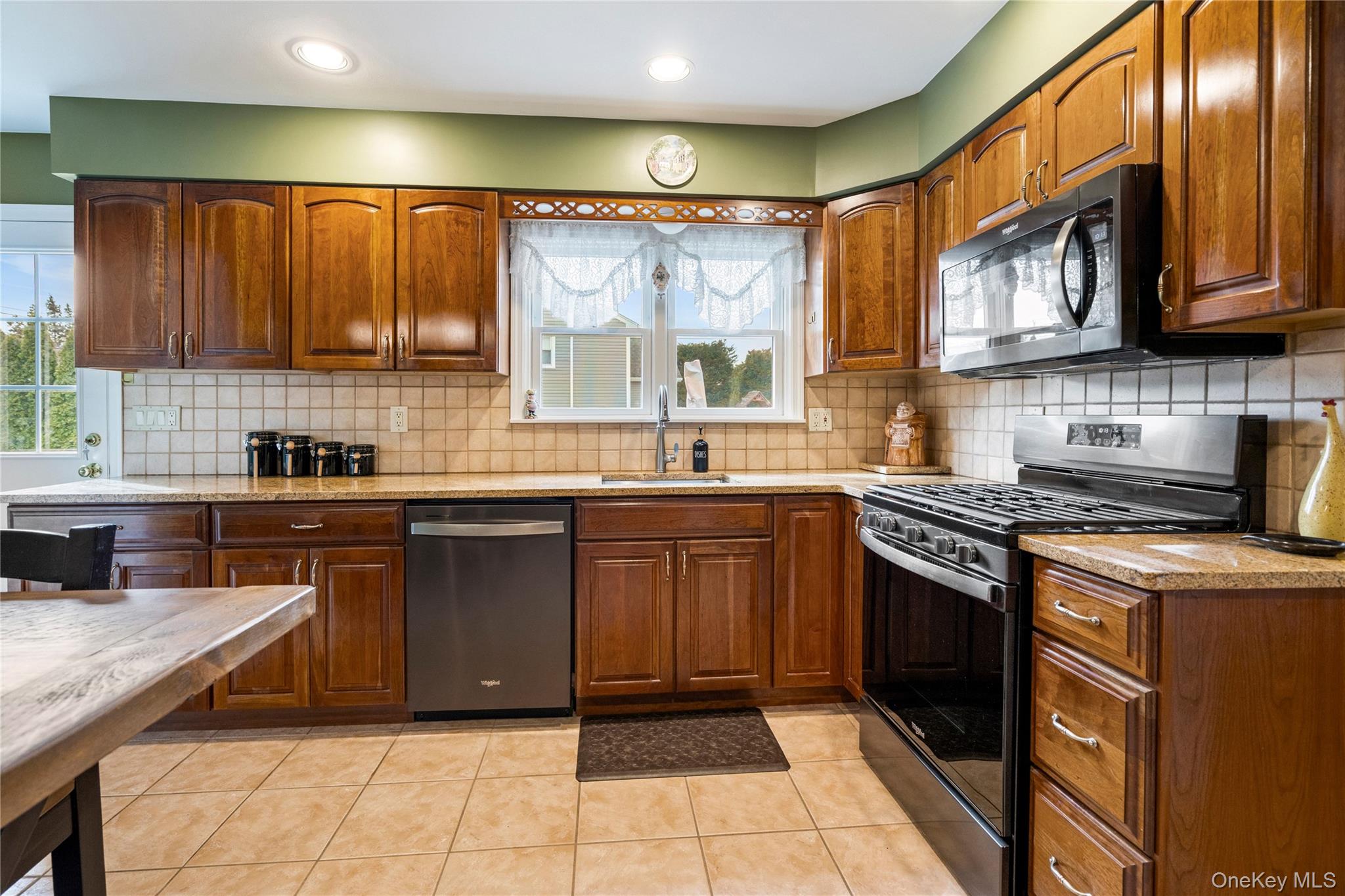 #17 photo, 20 Biltmore Boulevard, 롱 아일랜드 Massapequa , NY 11758