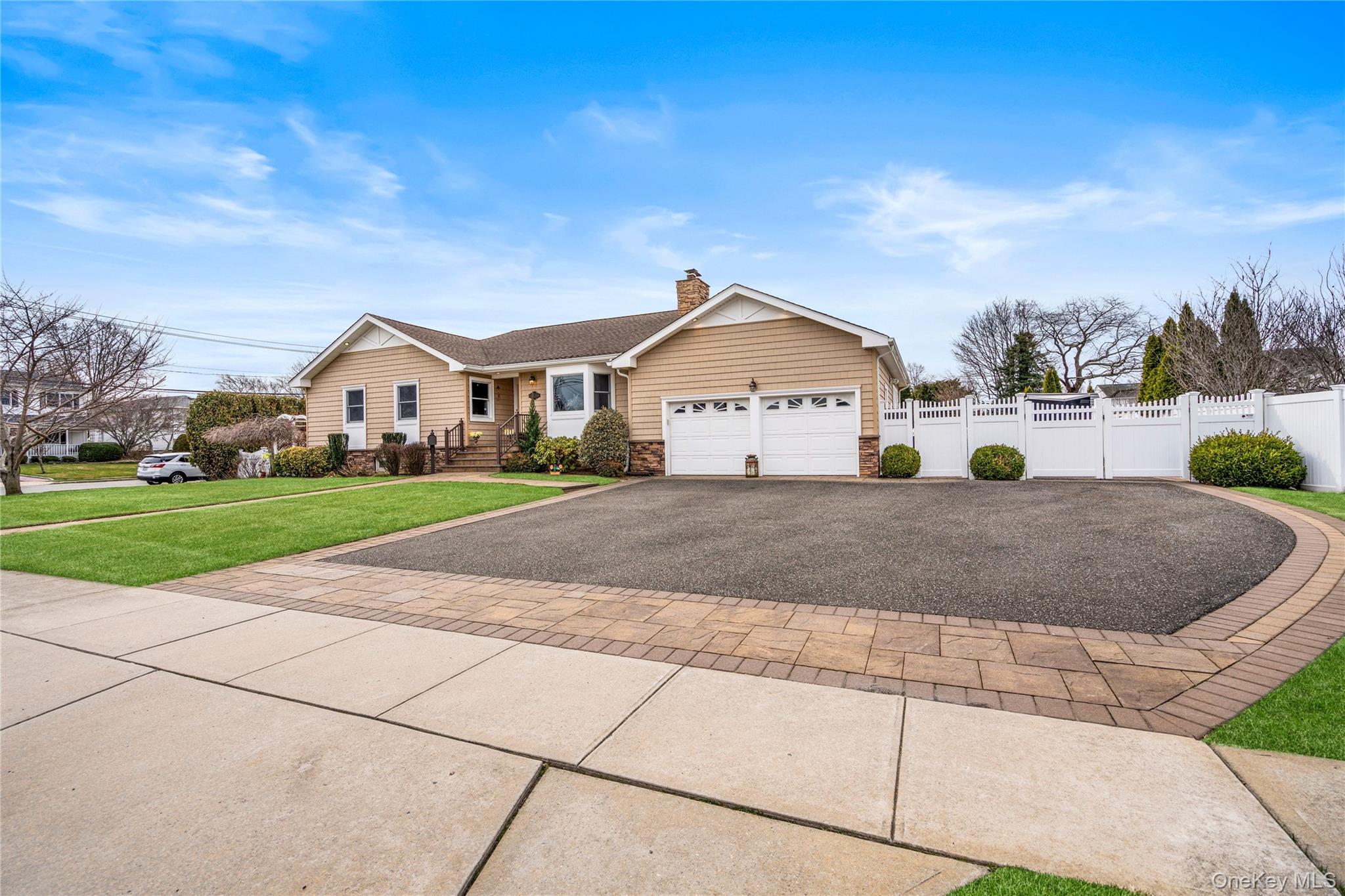 #4 photo, 20 Biltmore Boulevard, 롱 아일랜드 Massapequa , NY 11758