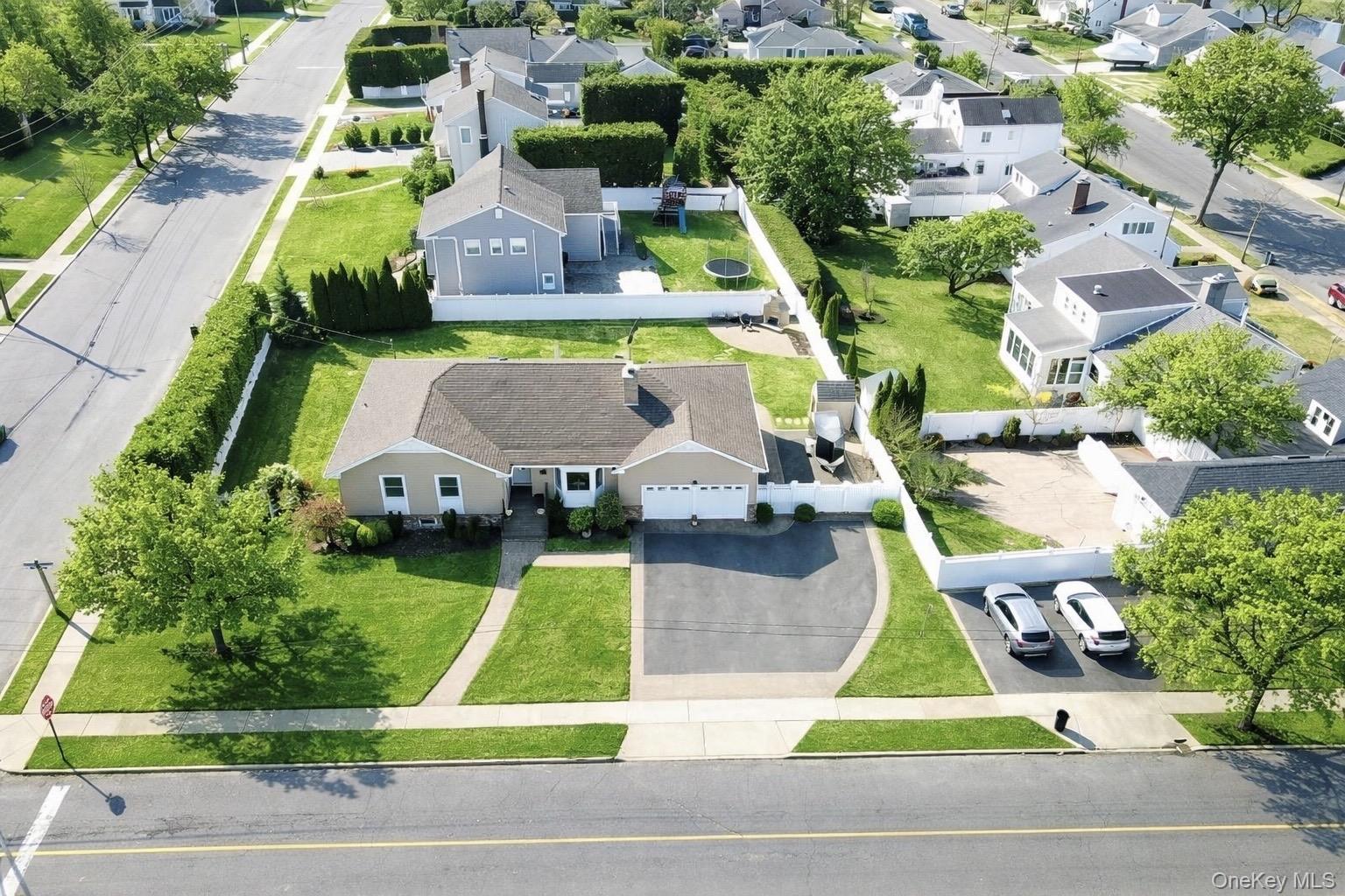 #5 photo, 20 Biltmore Boulevard, 롱 아일랜드 Massapequa , NY 11758