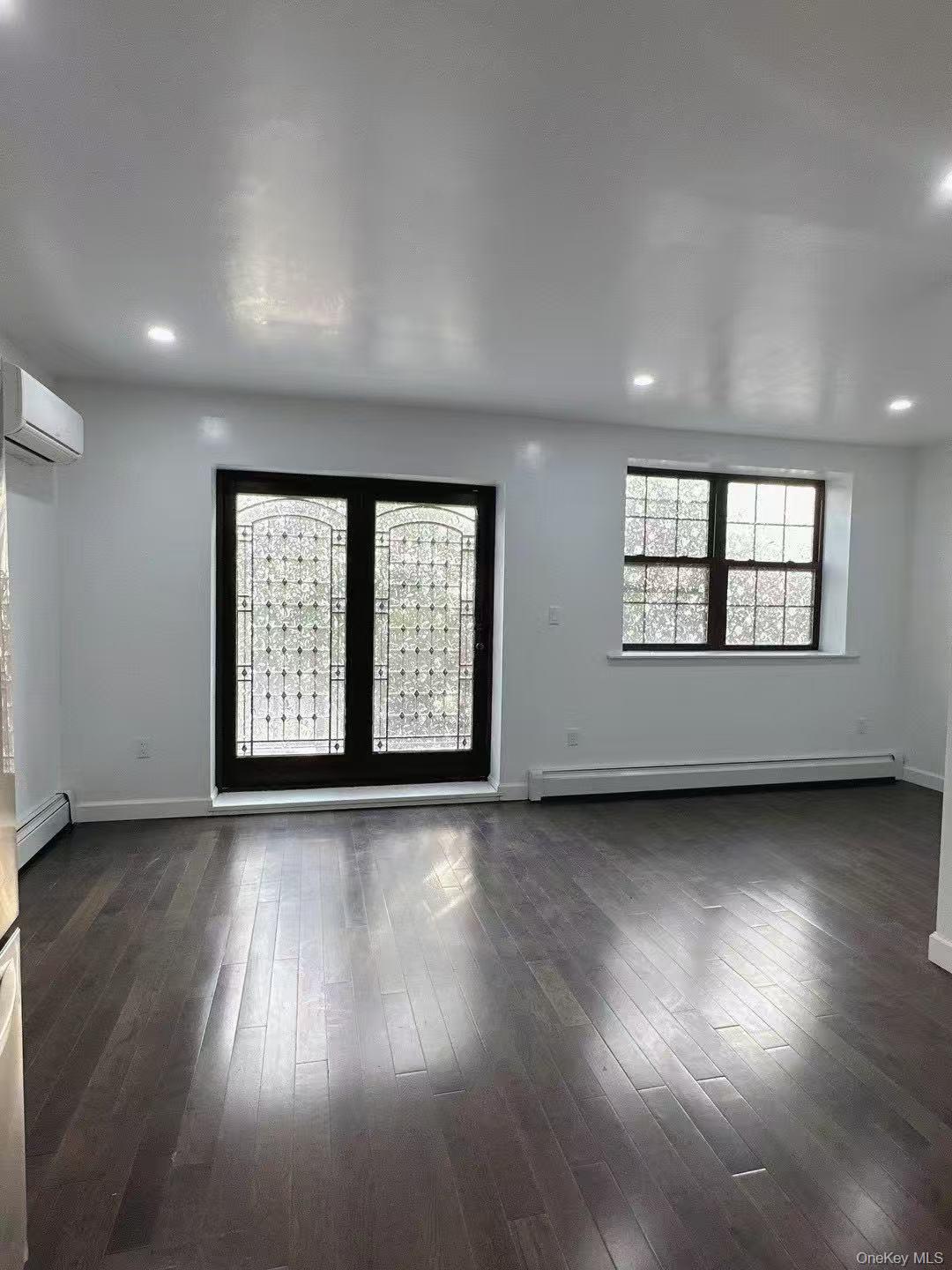 #13 photo, 1417 117TH Street, কুইন্‌স College Point , NY 11356