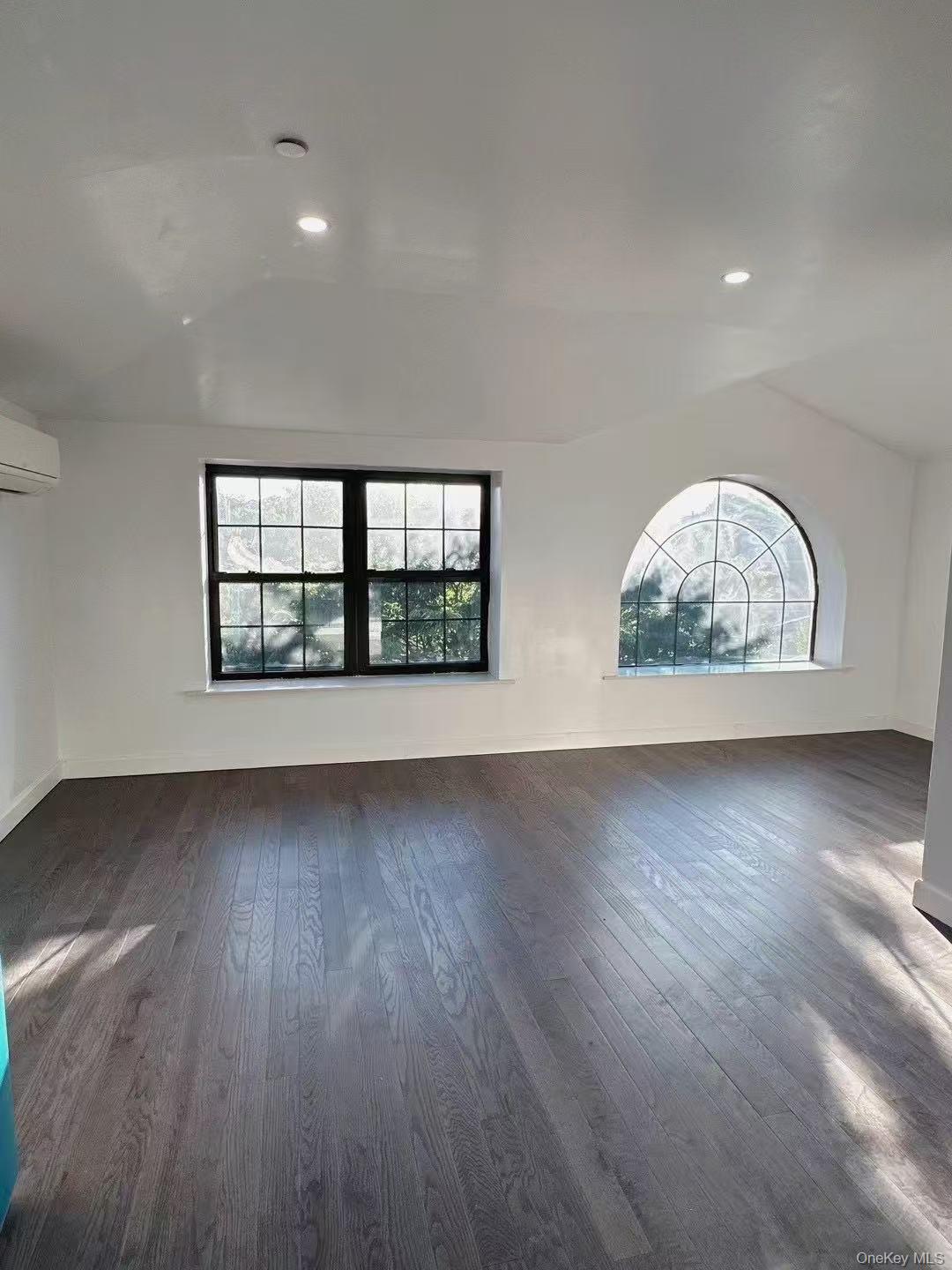 #14 photo, 1417 117TH Street, কুইন্‌স College Point , NY 11356