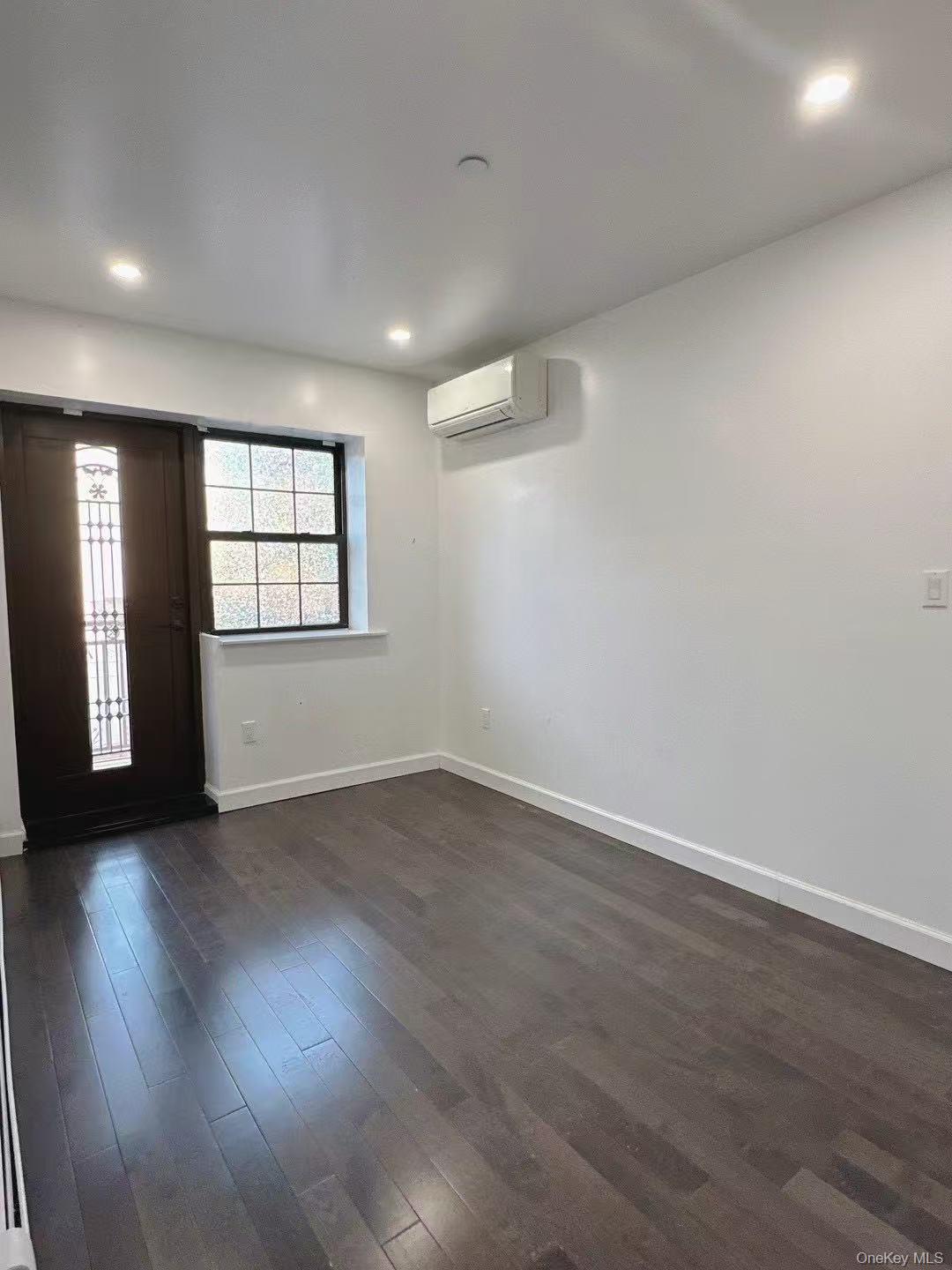 #7 photo, 1417 117TH Street, কুইন্‌স College Point , NY 11356