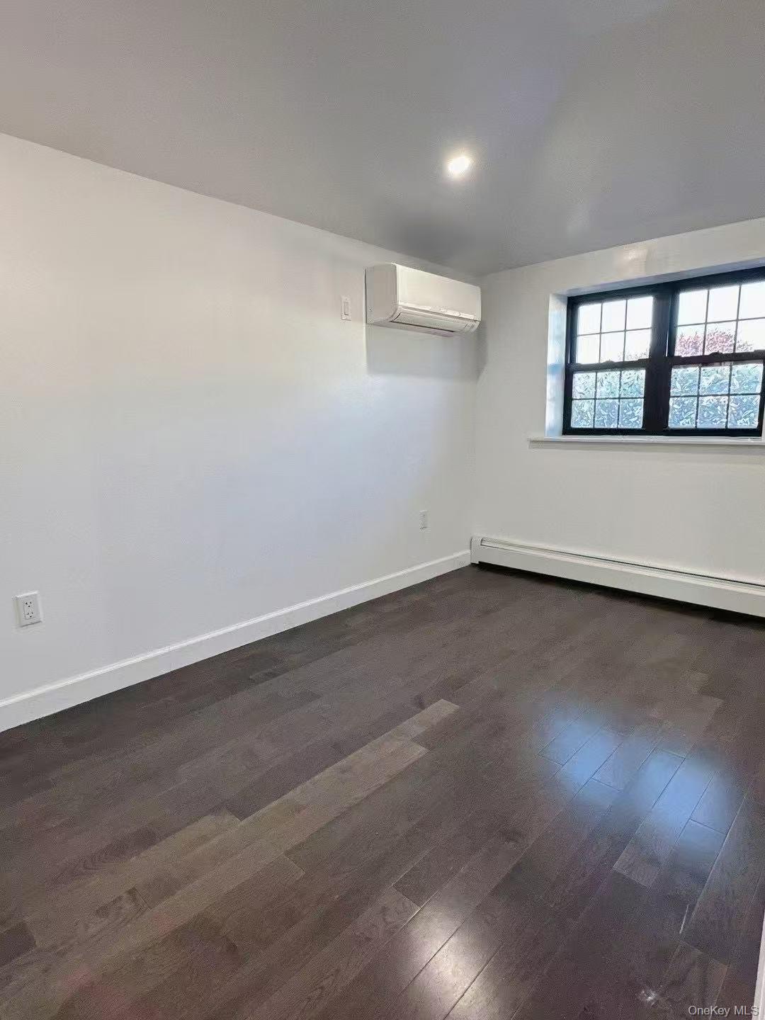 #8 photo, 1417 117TH Street, কুইন্‌স College Point , NY 11356