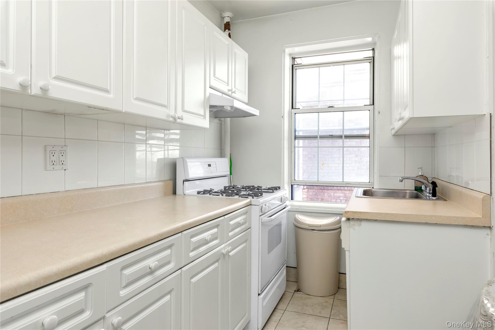 #5 photo, 51-40 30th Avenue, কুইন্‌স Woodside , NY 11377