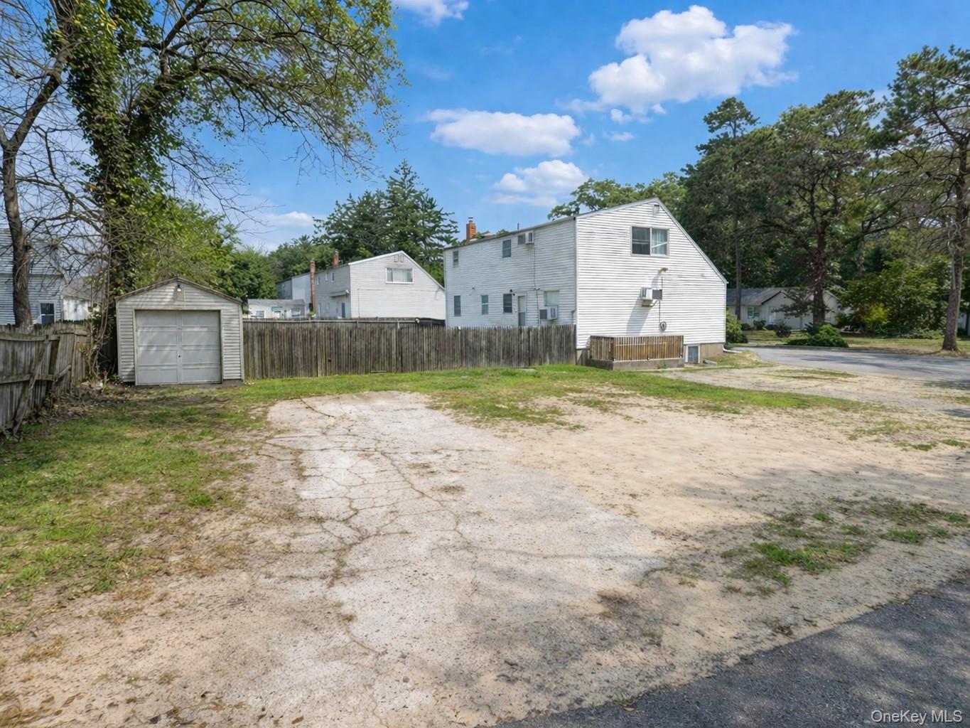 #3 photo, 532 Park Avenue, 롱 아일랜드 Centereach , NY 11720