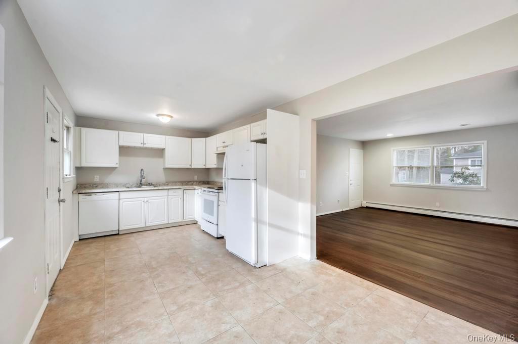 #4 photo, 532 Park Avenue, 롱 아일랜드 Centereach , NY 11720