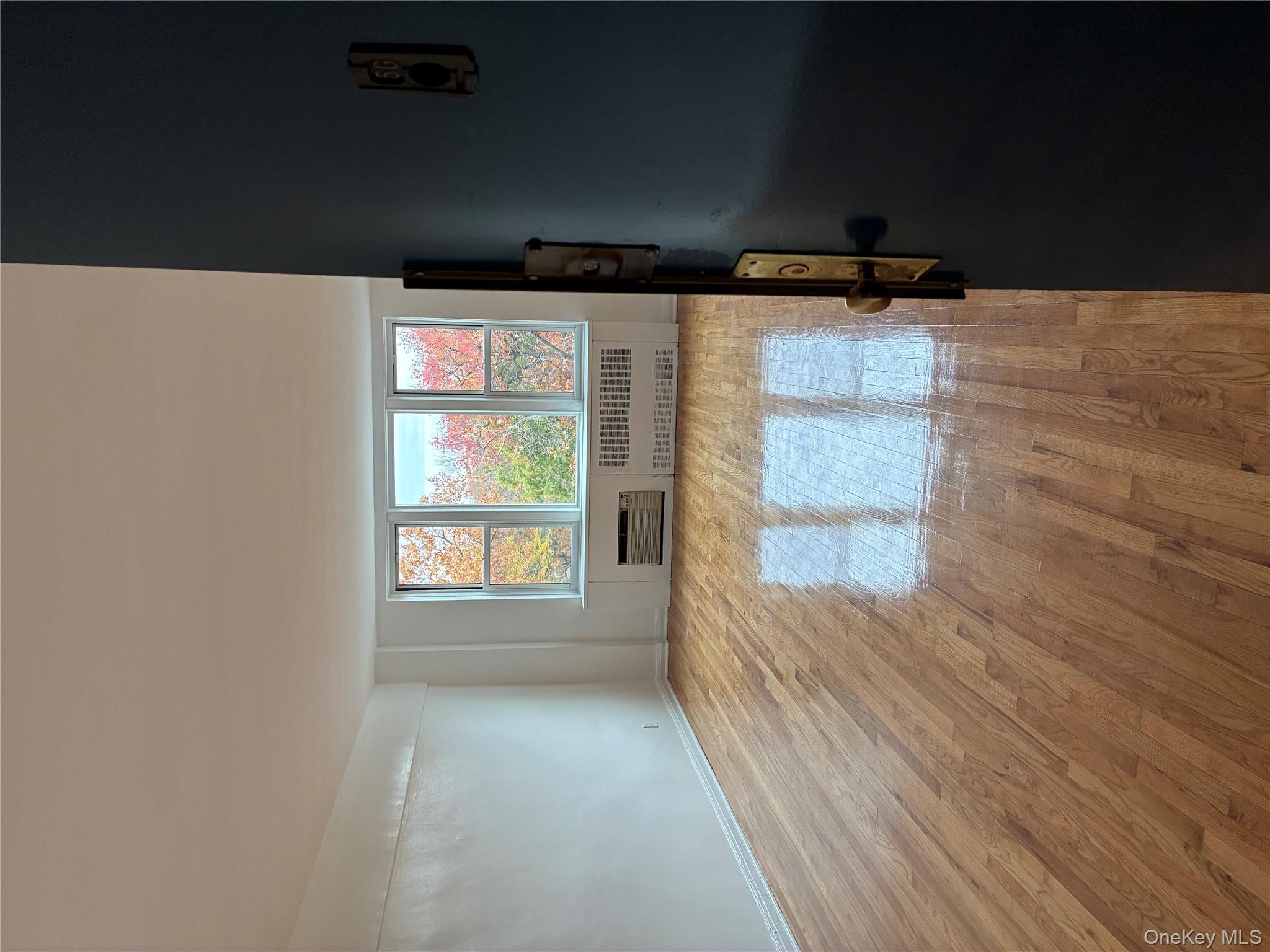 #4 photo, 610 Waring Avenue, ব্রঙ্কস Bronx , NY 10467