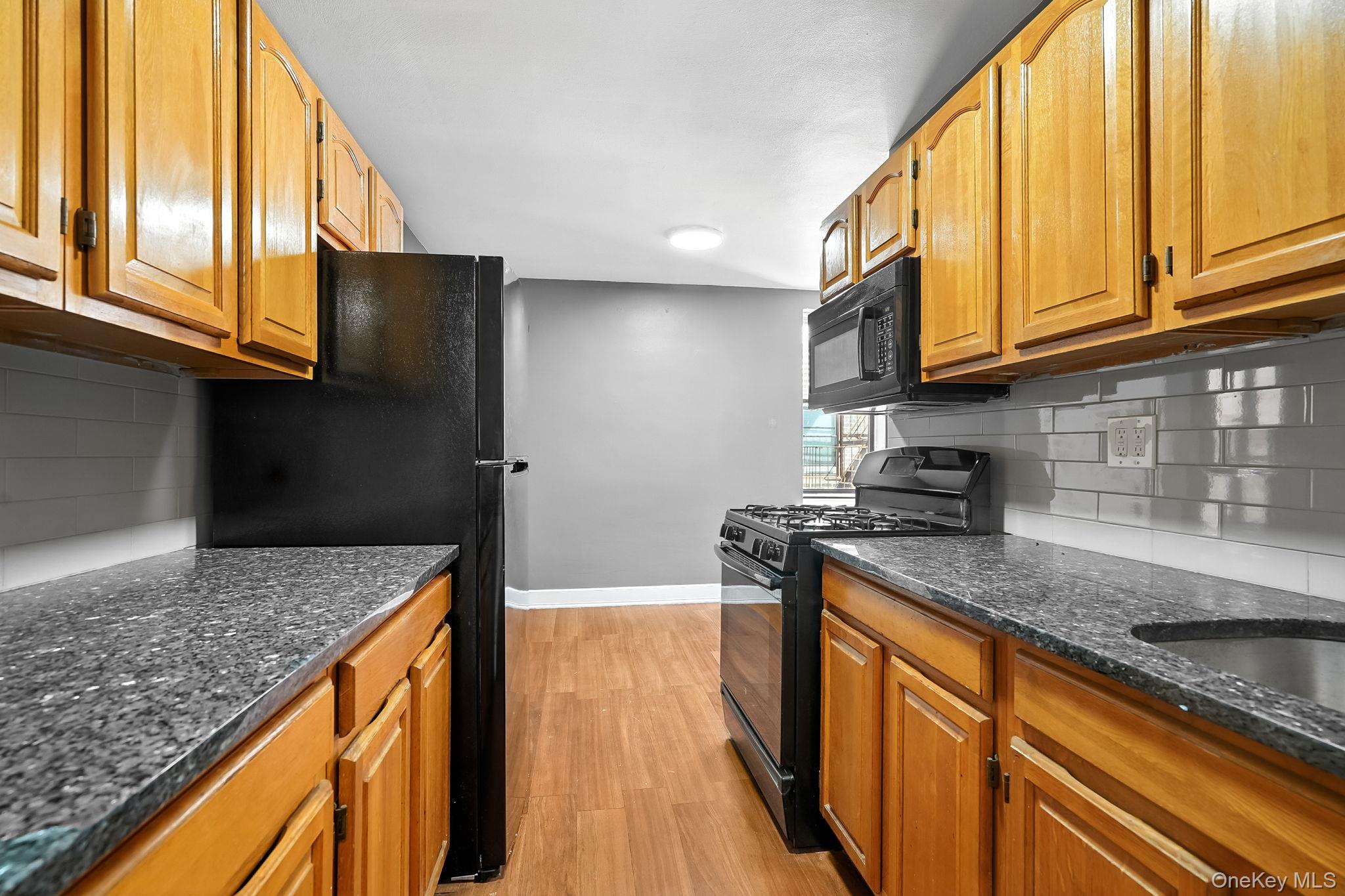 #10 photo, 650 Warburton Avenue, Yonkers , NY 10701