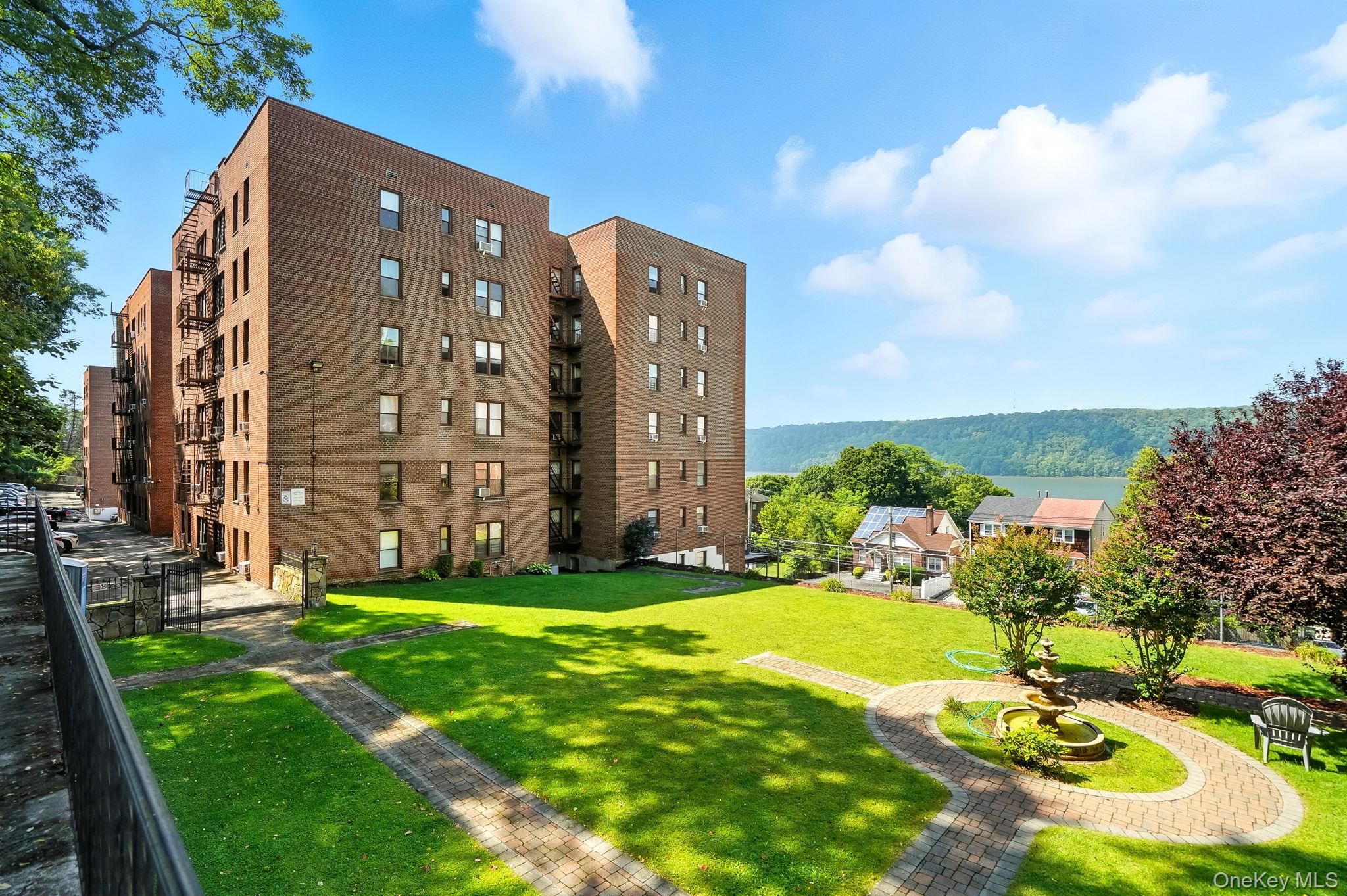 #19 photo, 650 Warburton Avenue, Yonkers , NY 10701