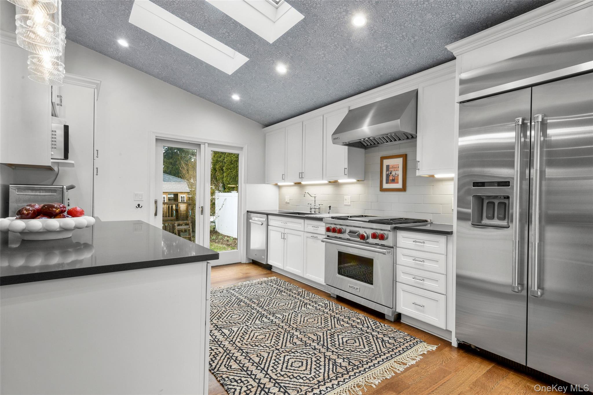 #11 photo, 1096 Hunter Avenue, Pelham , NY 10803