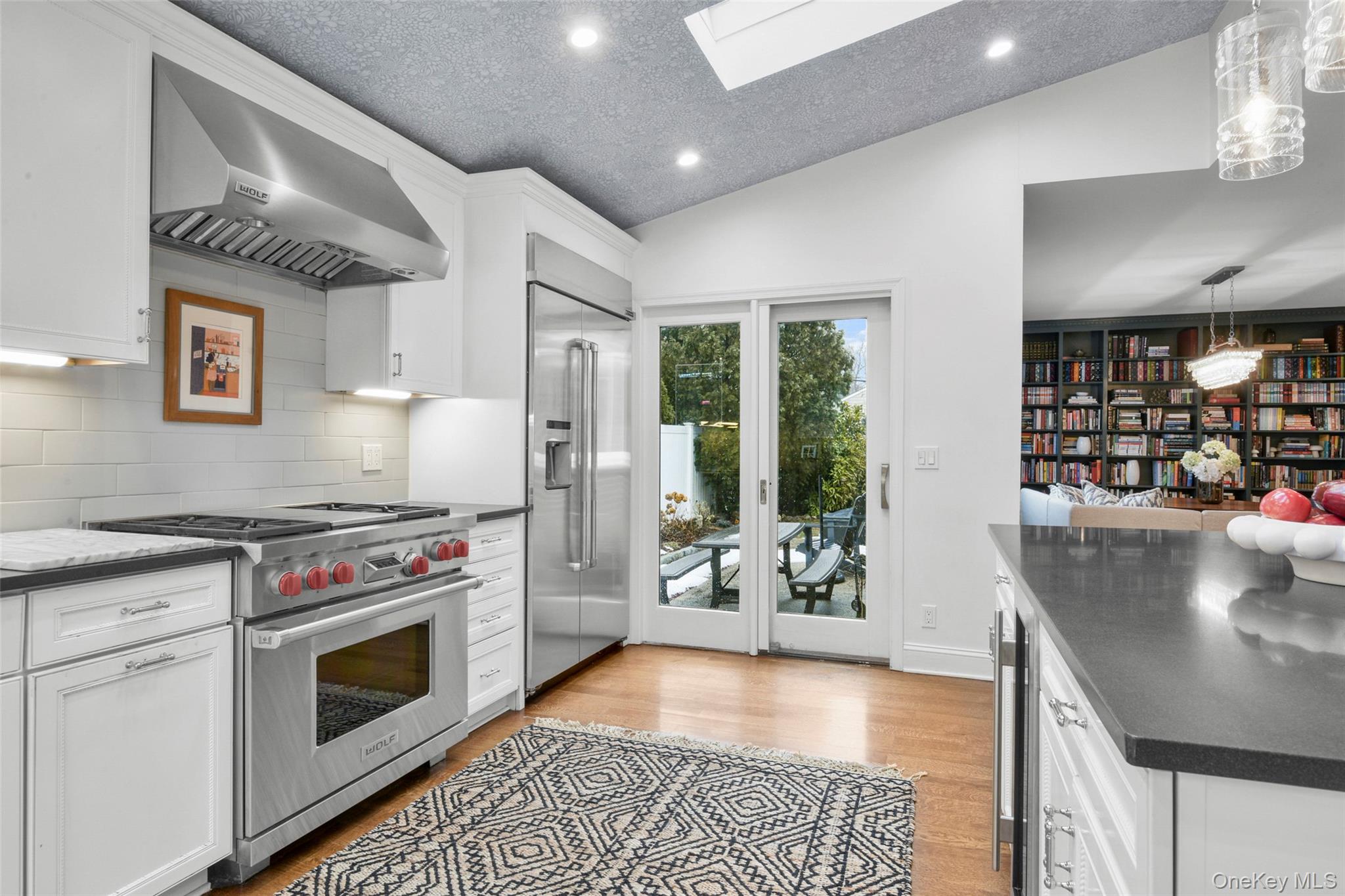 #12 photo, 1096 Hunter Avenue, Pelham , NY 10803