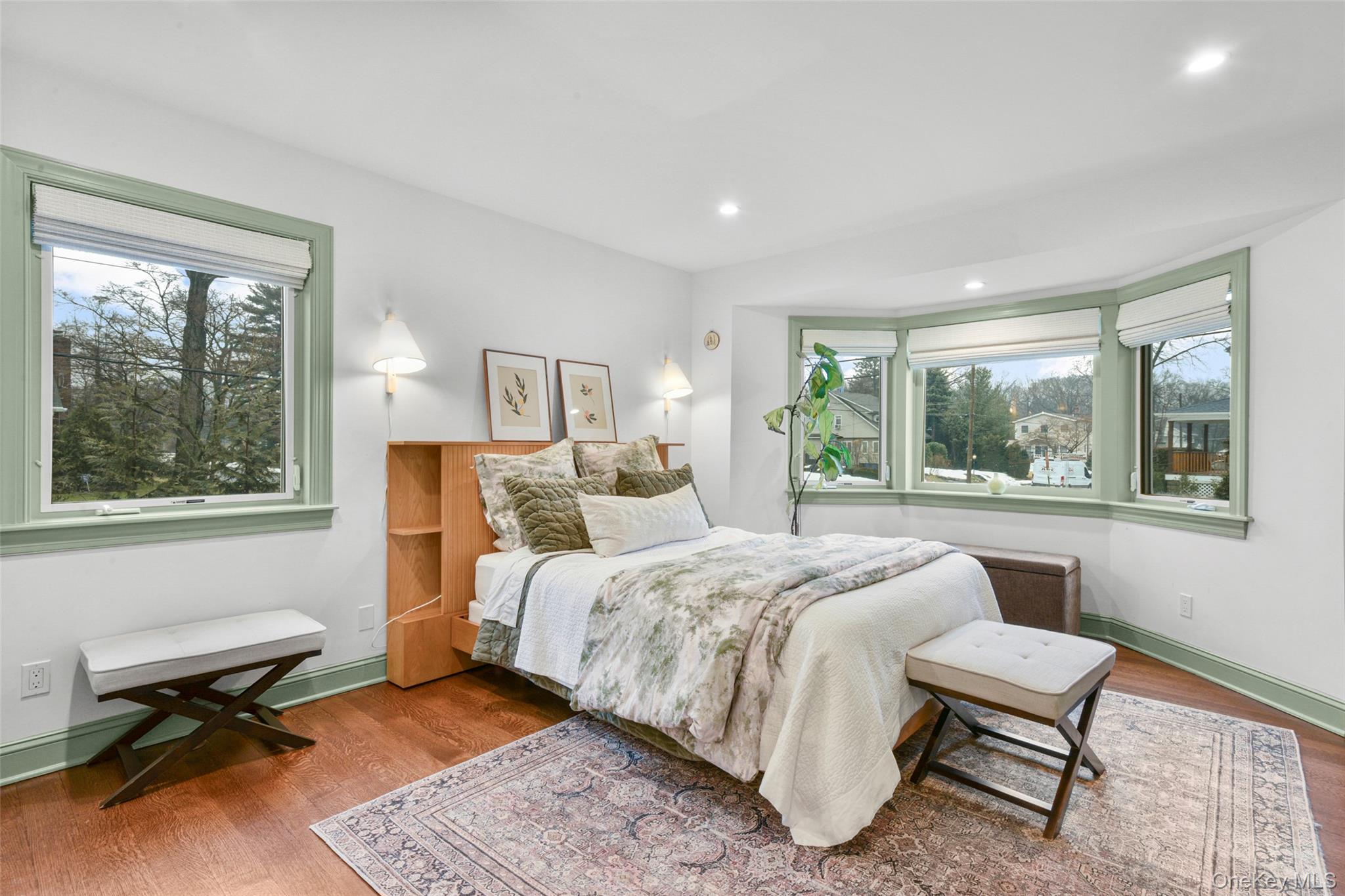 #14 photo, 1096 Hunter Avenue, Pelham , NY 10803