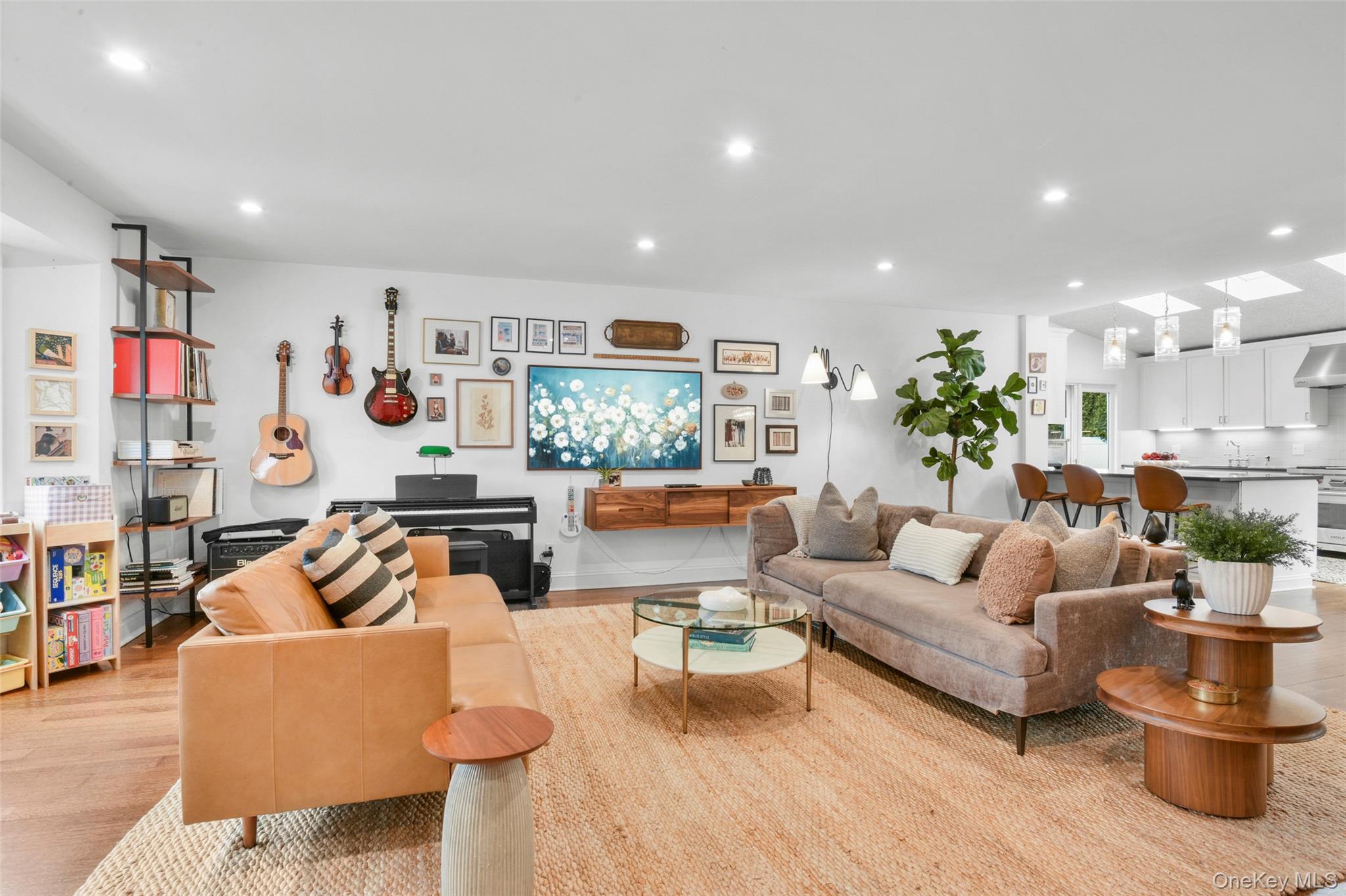 #5 photo, 1096 Hunter Avenue, Pelham , NY 10803