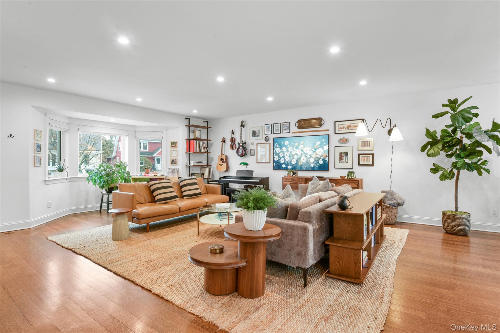 #6 photo, 1096 Hunter Avenue, Pelham , NY 10803