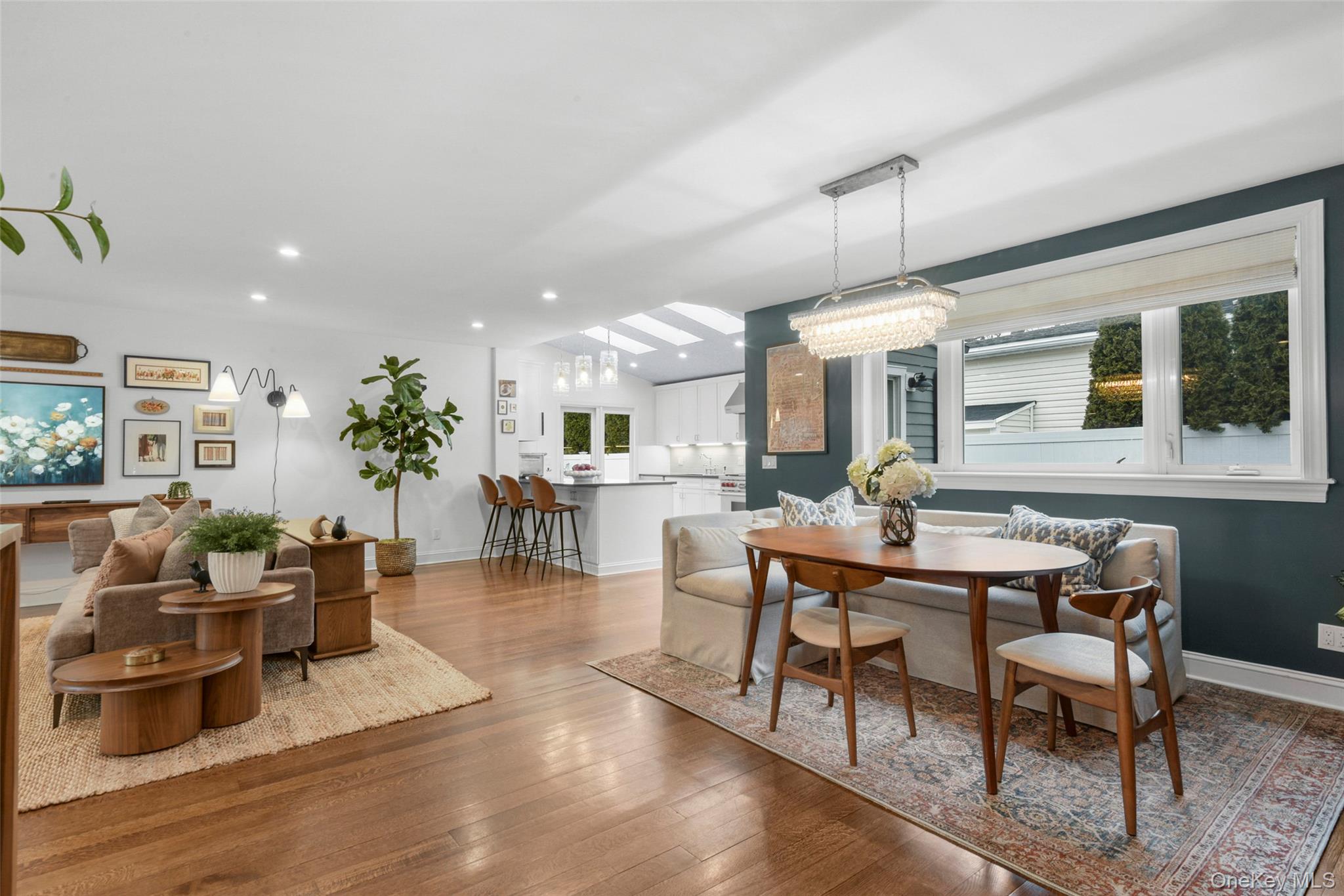 #8 photo, 1096 Hunter Avenue, Pelham , NY 10803