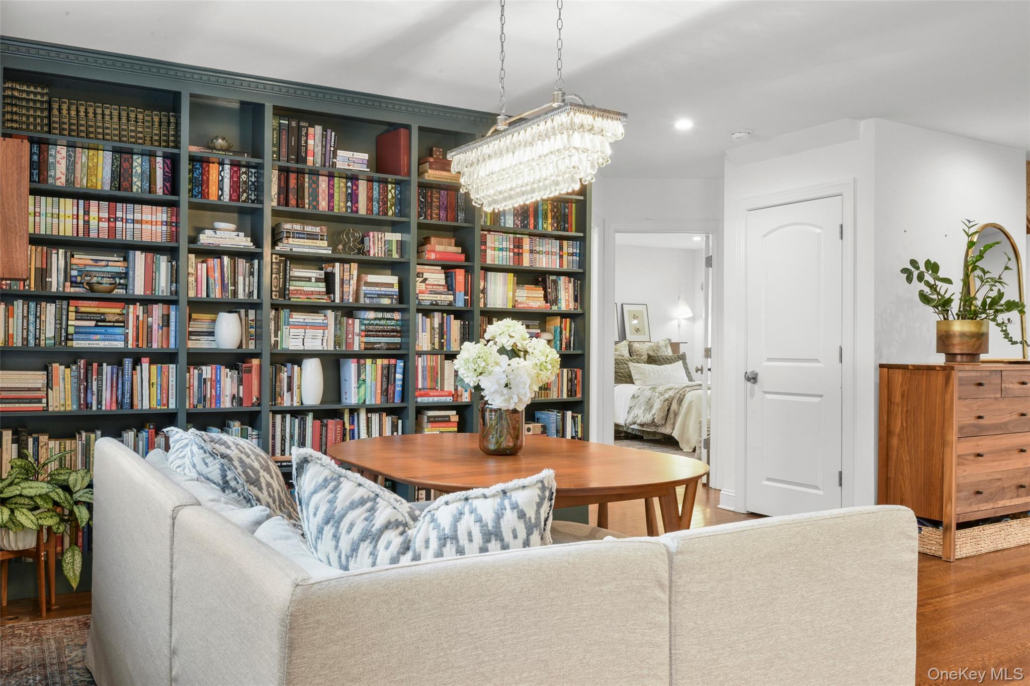 #9 photo, 1096 Hunter Avenue, Pelham , NY 10803