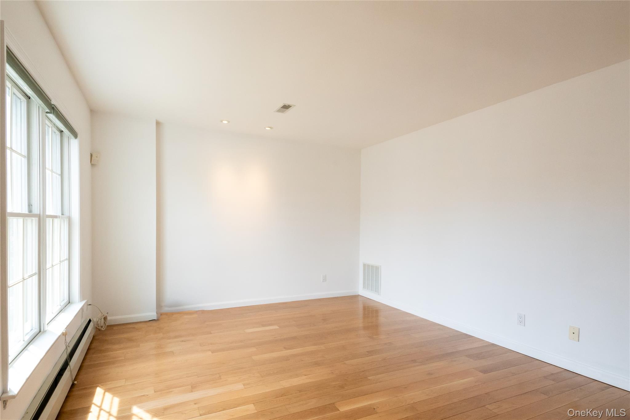 #7 photo, 717 Kimball Avenue, Yonkers , NY 10704