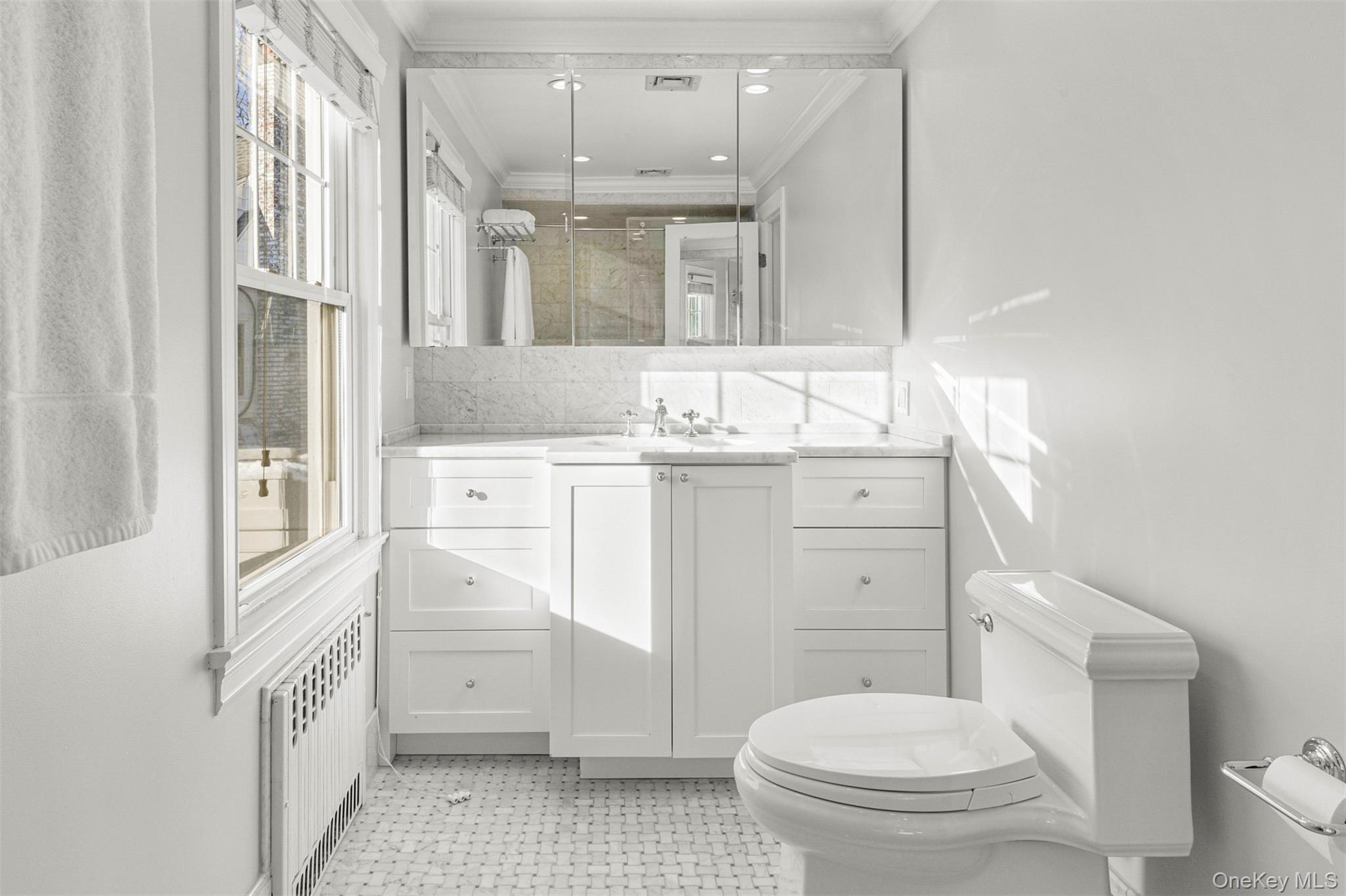 #16 photo, 551 Wolfs Lane, Pelham , NY 10803