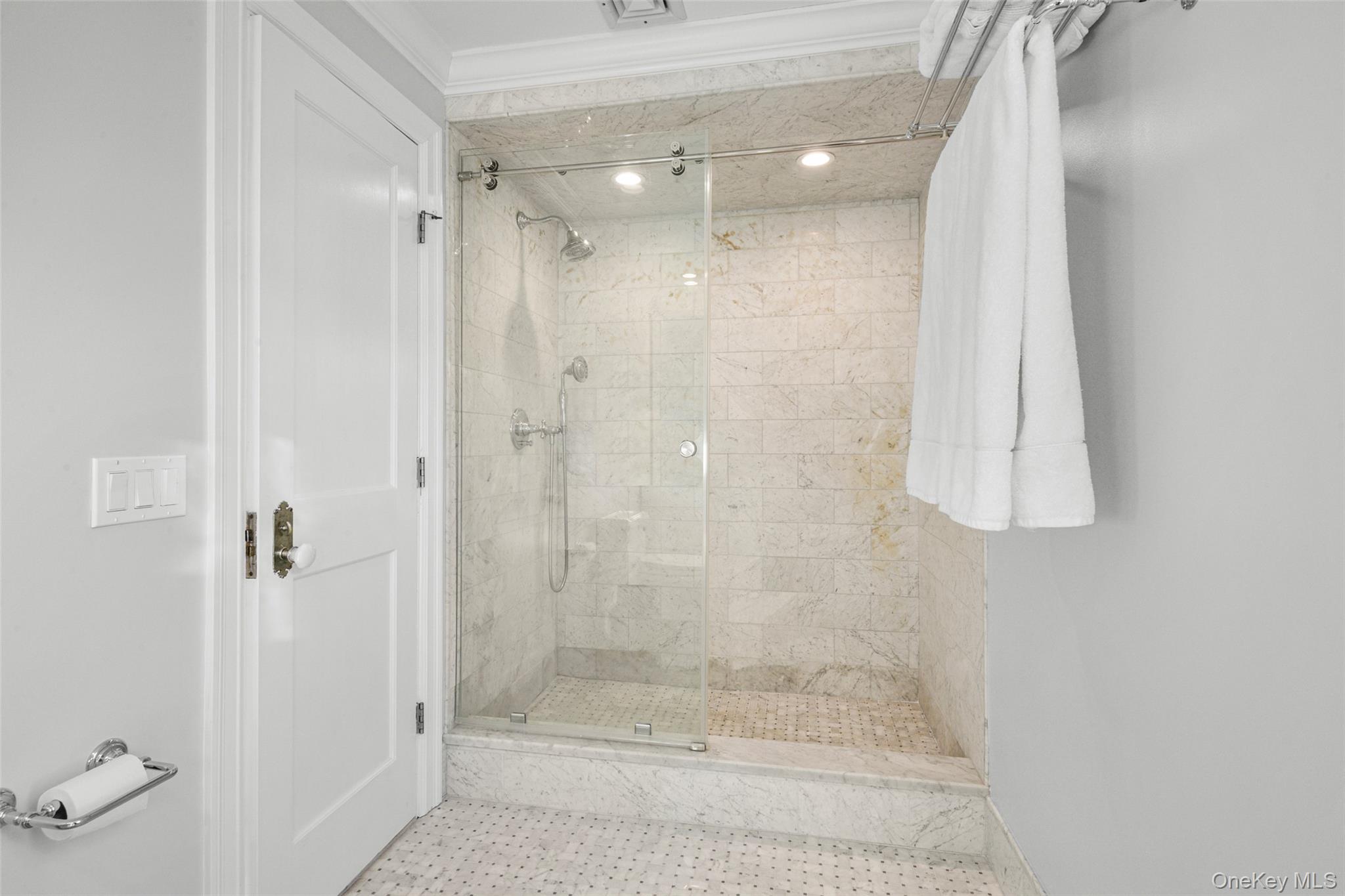 #17 photo, 551 Wolfs Lane, Pelham , NY 10803